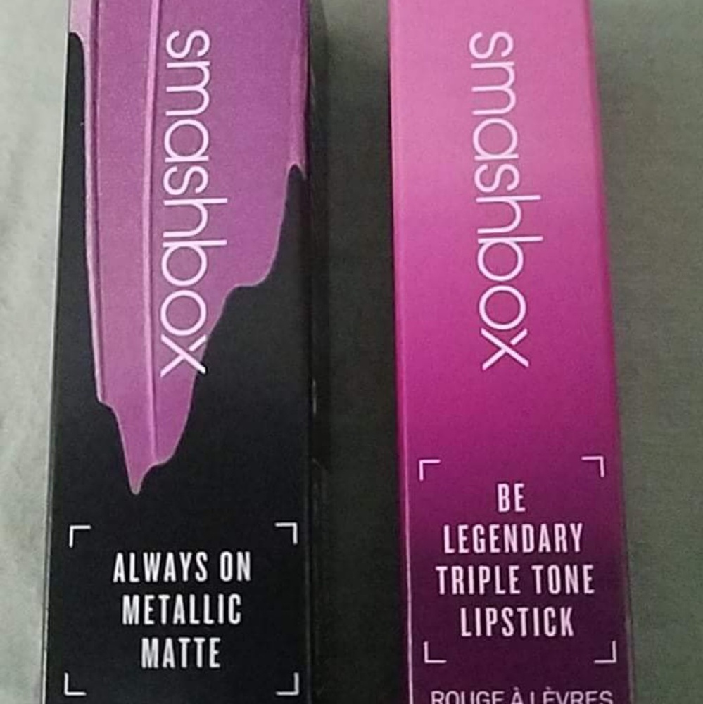Smashbox Liquid lipstick and triple tone in Berry